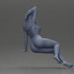 Diorama modélisme photo de produit 8 : Figurine miniature : Femme en leggings, assise sur le canapé de côté, bras derrière la tête (Ref Nr. A68)