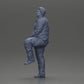 Diorama modélisme photo produit 10 : Figurine miniature : homme asiatique corpulent, regardant vers le haut, en chemise, pied sur une marche (Ref Nr. A101)