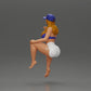 Diorama modélisme photo produit 3 : Figurine diorama : Miniature féminine assise, haut bleu et shorts, casquette, pieds nus - pose détendue (Ref Nr. A133)