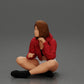 Diorama Modélisme Photo de produit 17 : Miniature diorama : Femme assise en veste et shorts avec parapluie ouvert (Réf n° A85)