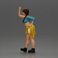 Diorama modélisme photo de produit 5 : Figurine miniature : Fille en top et shorts, chemise nouée autour des hanches, bras levé (Ref Nr. A56)