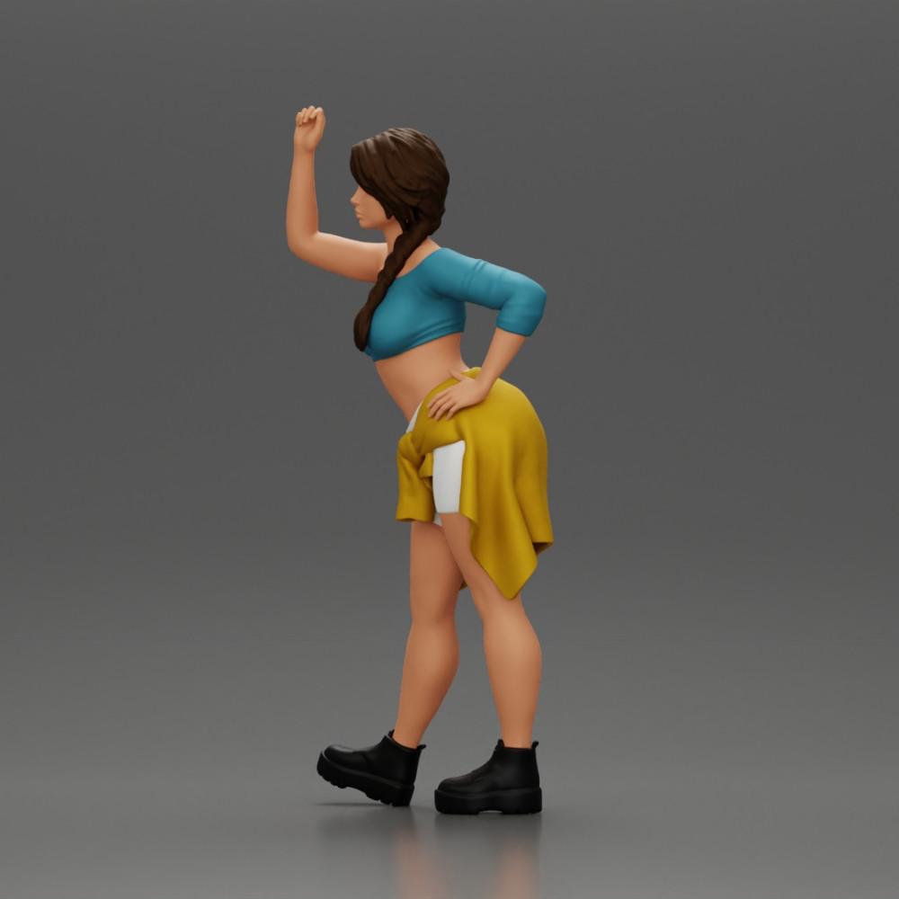 Diorama modélisme photo de produit 5 : Figurine miniature : Fille en top et shorts, chemise nouée autour des hanches, bras levé (Ref Nr. A56)