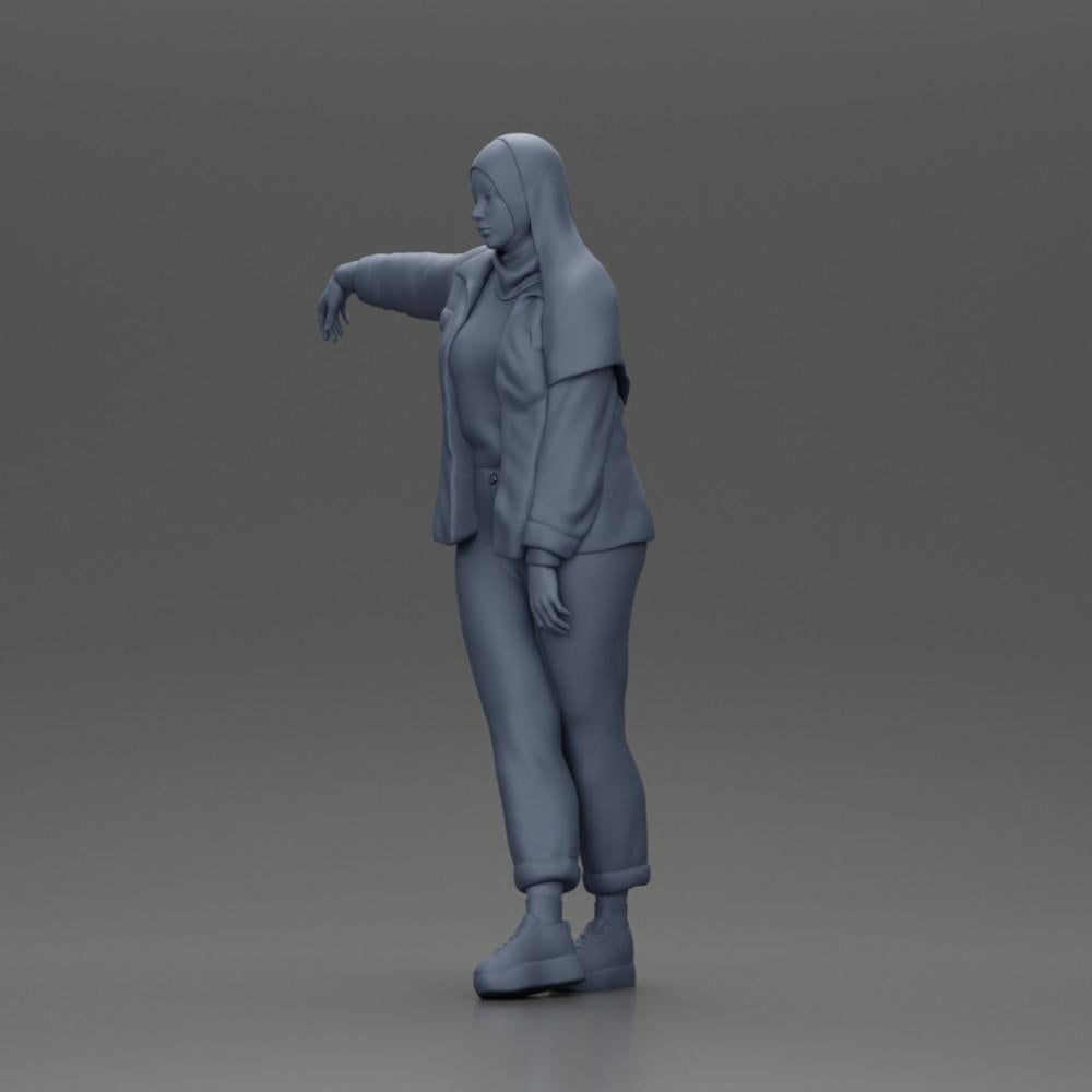 Diorama modélisme photo produit 11 : Figurine de femme avec foulard et veste, appuyée contre une voiture, bras tendu (Ref Nr. A59)
