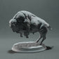 Photo du produit, figurine animale Animal Den Miniatures 1 : figurine d’animal sauvage : bison américain à l’attaque (22_10_14)