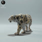 Photo du produit, figurine animale Animal Den Miniatures 2 : Figurine d’animal sauvage : léopard des neiges - en colère (22_12_12)