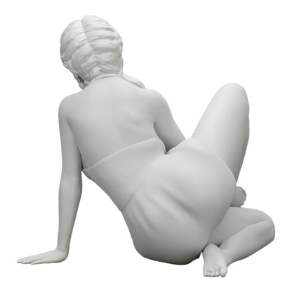 Photo de produit de modélisme diorama 0 : Femme attrayante assise en position accroupie (Réf n° A34)