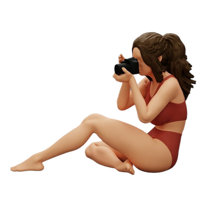 Photo de produit de modélisme diorama 0 : Photographe en bikini assise tenant une caméra (Réf n° A35)