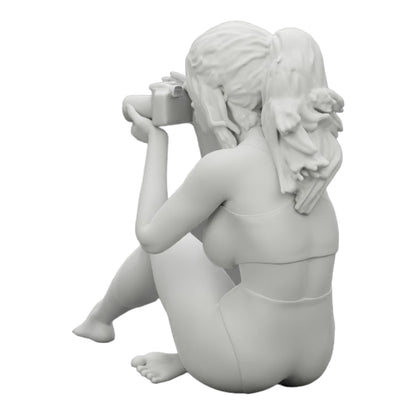Photo de produit de modélisme diorama 0 : Photographe en bikini assise tenant une caméra (Réf n° A35)