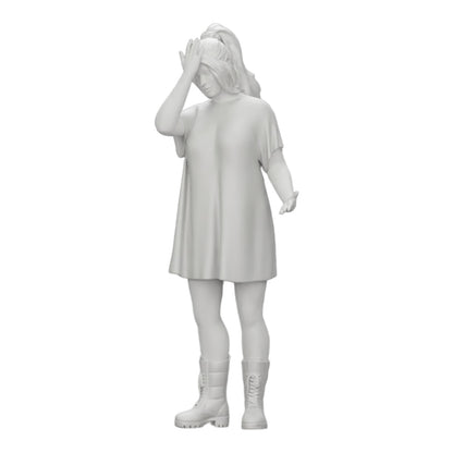 Photo de produit de modélisme diorama 0 : Jeune fille attrayante avec une longue chemise et des bottes (Réf. n° A37)