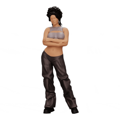 Photo de produit de modélisme diorama 0 : Fille aux cheveux bouclés en pantalon large avec les bras croisés (Ref Nr. A39)