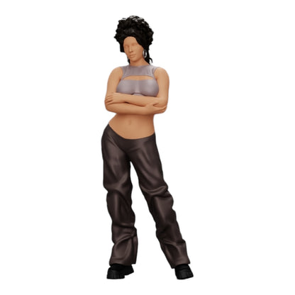 Photo de produit de modélisme diorama 0 : Fille aux cheveux bouclés en pantalon large avec les bras croisés (Ref Nr. A39)