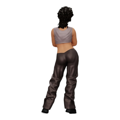 Photo de produit de modélisme diorama 0 : Fille aux cheveux bouclés en pantalon large avec les bras croisés (Ref Nr. A39)