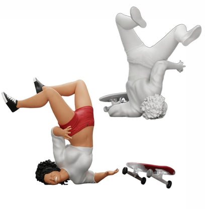 Photo de produit de modélisme diorama 0 : Fille aux cheveux bouclés tombant de son skateboard en faisant du sport (Réf n° A44)