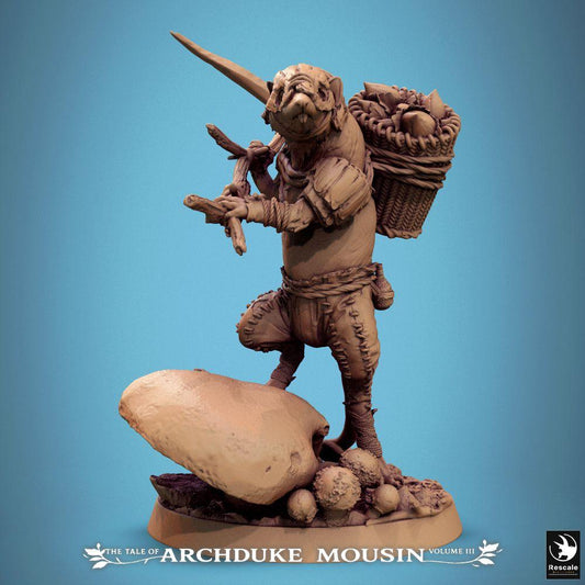 Photo de produit Tabletop 28mm Lord of the Print (LotP) 0 : Miniature Tabletop : Sourisfolk Ranger et Éclaireur/Nager - Trappeur et Chasseur avec Lance, Panier sur le Dos et Bois de Chauffage sur Base de Champignon en Forêt (25_07_K1)