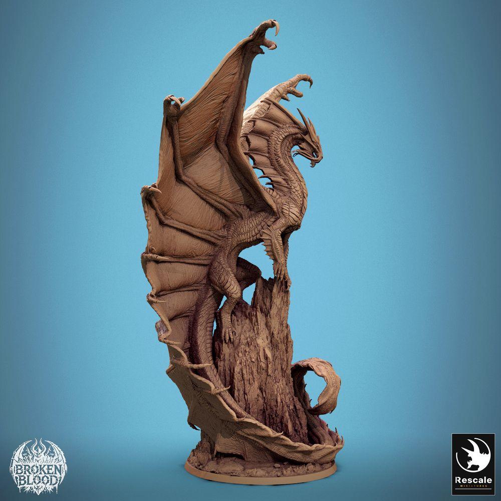 Photo du produit Tabletop 28mm Lord of the Print (LotP) 1 : Miniature Tabletop : Dragon doré / Gold Dragon - Dragon ancien Urdrache, monstre légendaire avec ailes déployées sur aiguille rocheuse (24_11_A3)