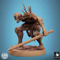 Photo de produit Tabletop 28mm Lord of the Print (LotP) 1 : Miniature Tabletop : Ravageur Ghoul - Champion Ghoul, berserker/soldat mort-vivant avec une dague en position d'attaque accroupie, casque à piques (24_11_C9)