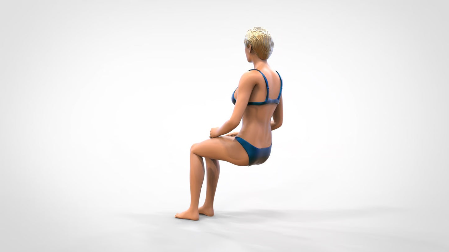 Photo du produit 0 : Femme en bikini - assise