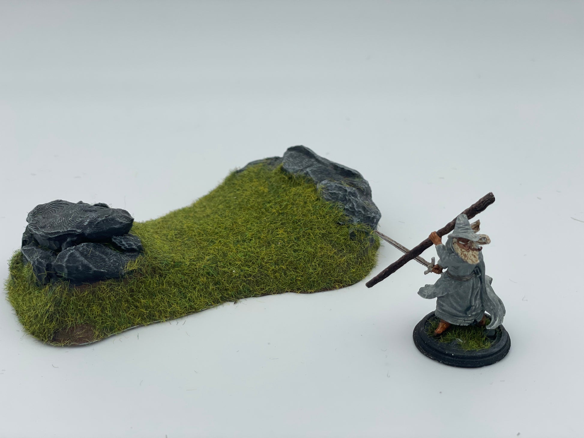 Photo de produit Tabletop 28mm The Printing Goes Ever On (TPGEO) 0 : Terrain colline type B - Élévation douce dans un paysage herbeux