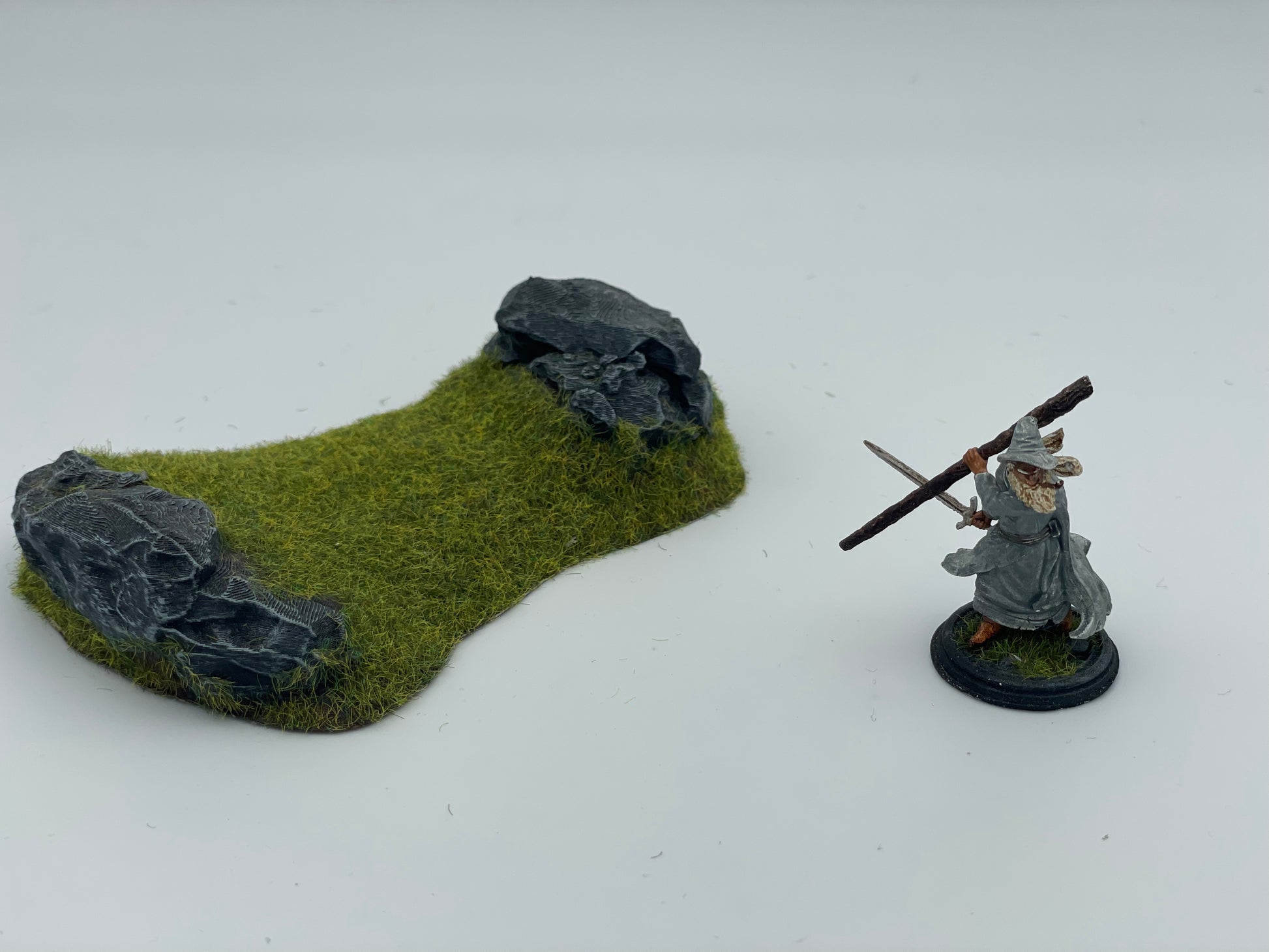 Photo de produit Tabletop 28mm The Printing Goes Ever On (TPGEO) 0 : Terrain colline type B - Élévation douce dans un paysage herbeux