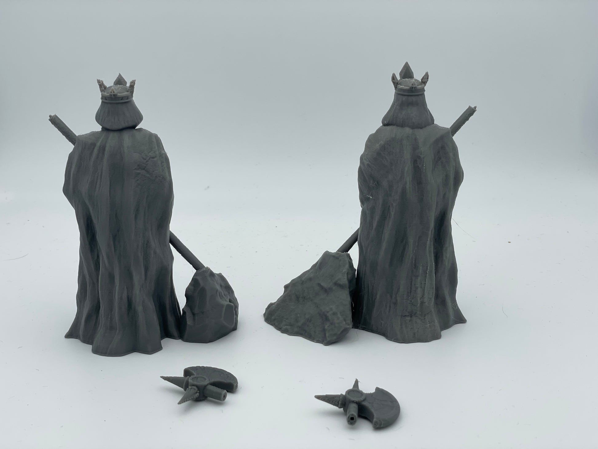 Produktfoto Tabletop 28mm The Printing Goes Ever On (TPGEO)  0: Statuen der Könige - Zeugen vergangener Königreiche - Andenken an mächtige Herrscher