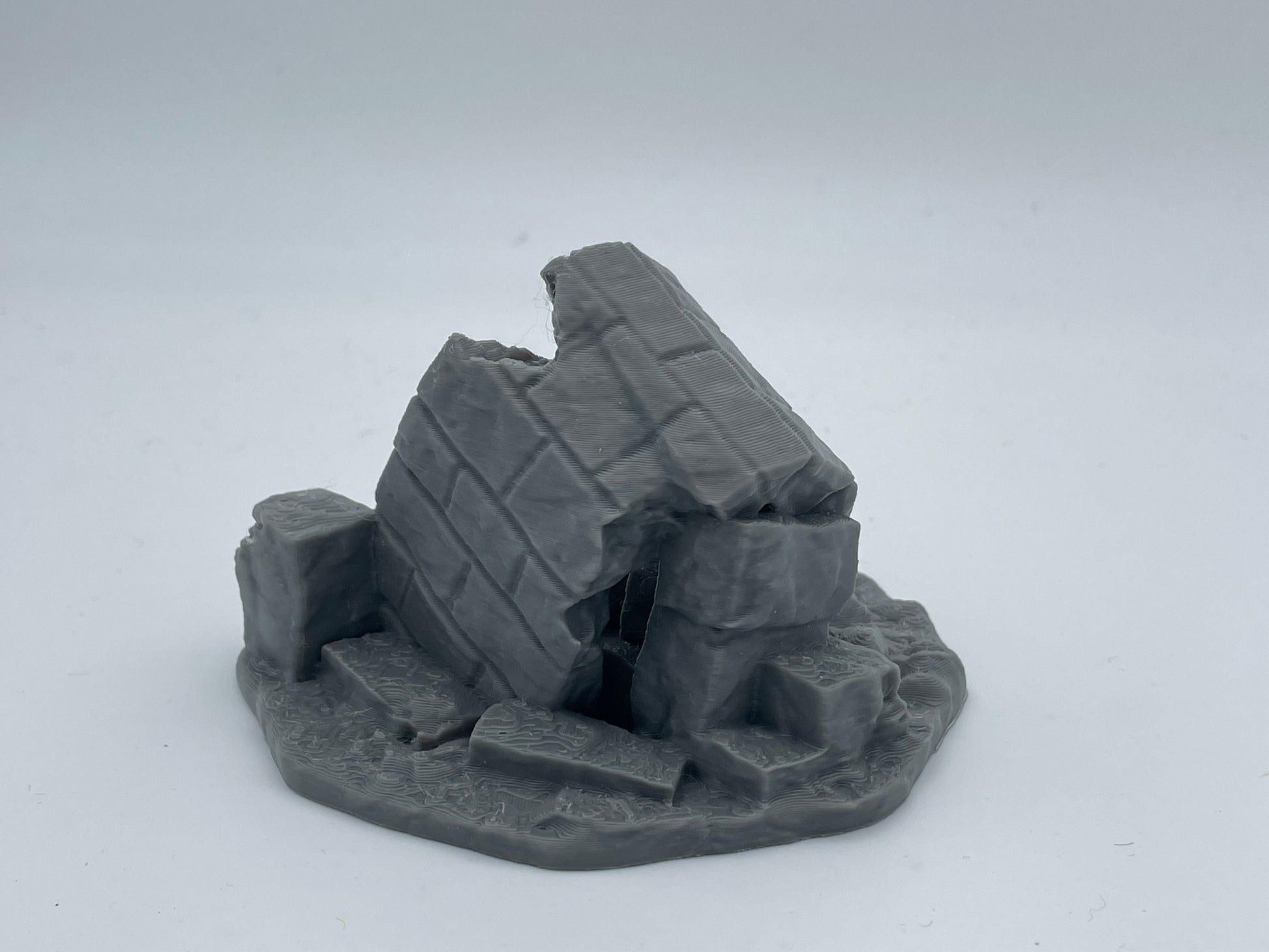 Photo du produit Tabletop 28mm The Printing Goes Ever On (TPGEO) 0 : Ruines A-D - Débris d'une ville médiévale - Restes d'un mur, gravats et tas de pierres