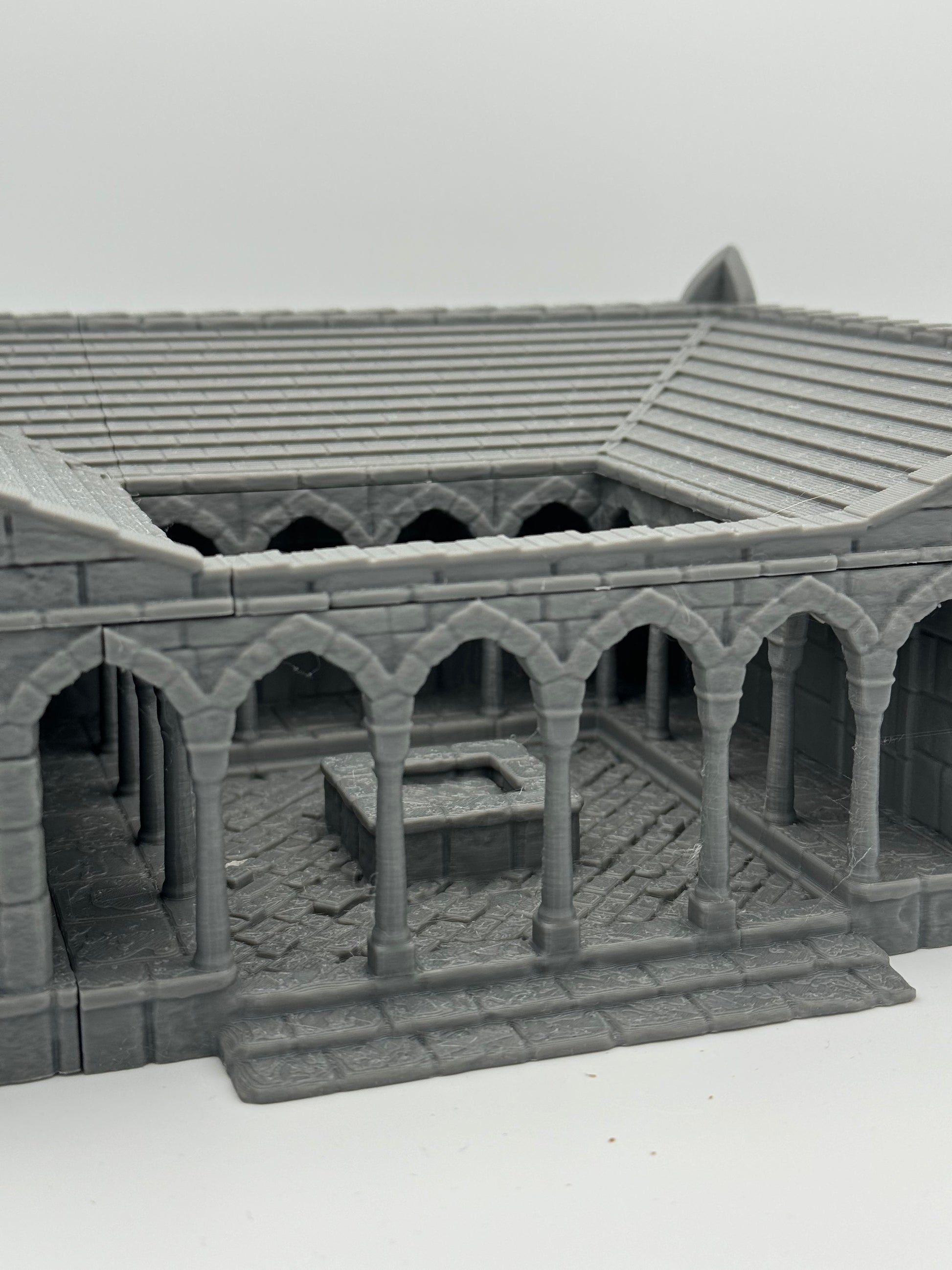 Photo du produit Tabletop 28mm The Printing Goes Ever On (TPGEO) 0: Station de soins Ivory City - Bâtiment du Royaume de Gonthan - Terrain d'hôpital Tabletop