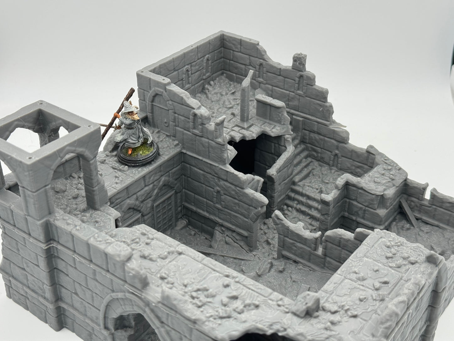 Photo du produit Tabletop 28mm The Printing Goes Ever On (TPGEO) 0 : Ruines de la caserne Ivory City - Bâtiment du royaume de Gonthan - Terrain de table Ruines de caserne