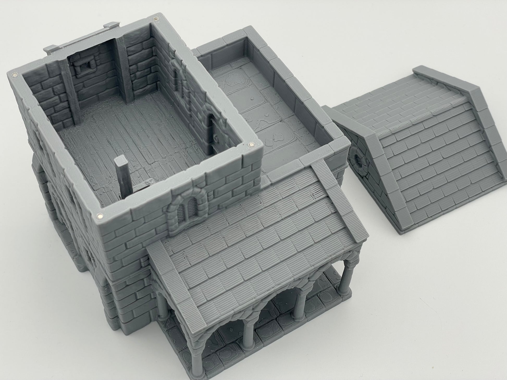 Photo du produit Tabletop 28mm The Printing Goes Ever On (TPGEO) 0 : Maison médiévale A - Bâtiment en pierre du royaume humain de Gonthan - Terrain praticable