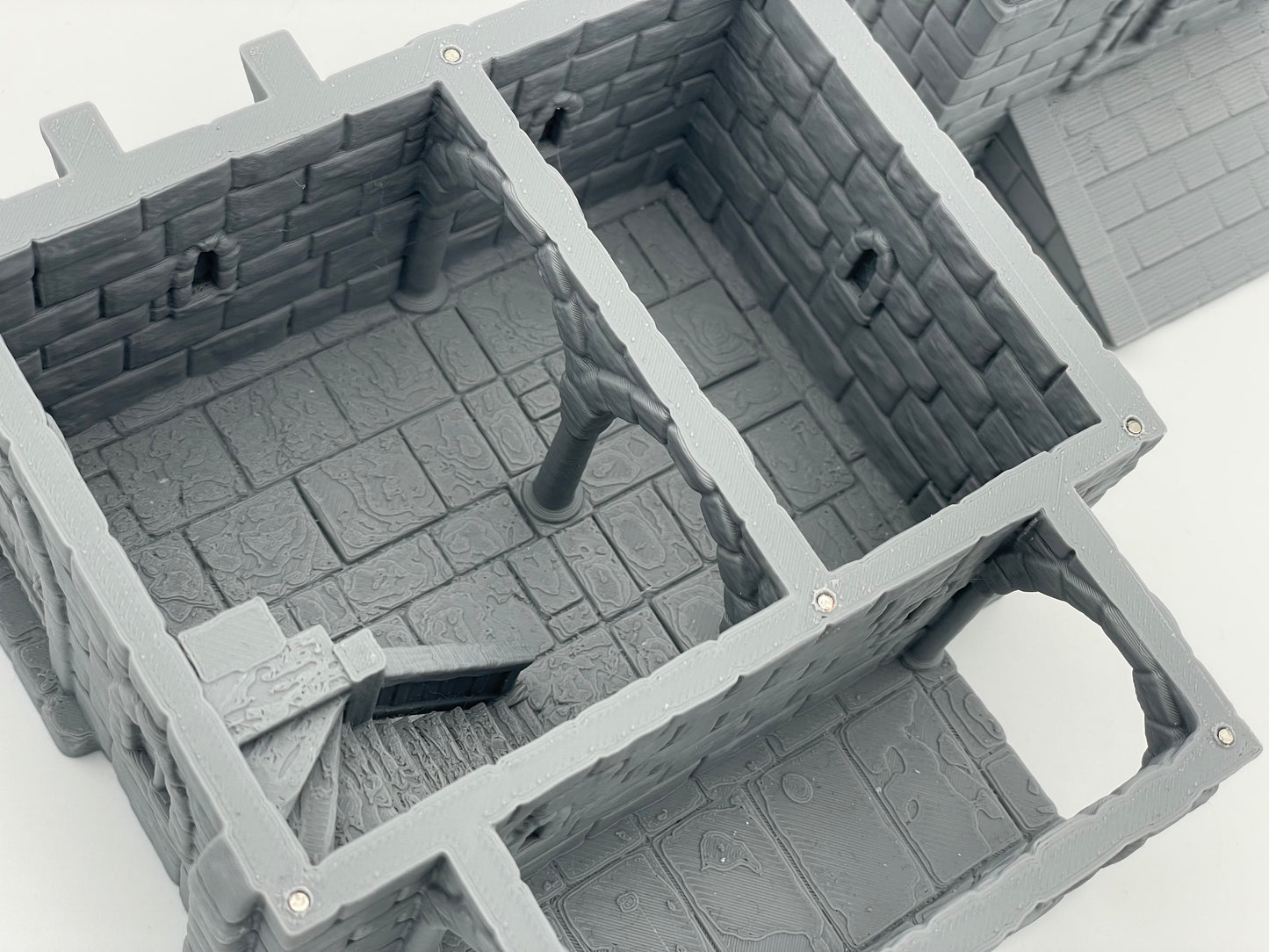 Photo du produit Tabletop 28mm The Printing Goes Ever On (TPGEO) 0 : Maison médiévale A - Bâtiment en pierre du royaume humain de Gonthan - Terrain praticable