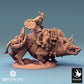 Photo de produit Tabletop 28mm Lord of the Print (LotP) 0 : Miniature Tabletop : Seigneur Ork sur Sanglier - Orc Warlord, Cavalier de Sanglier, Bestienreiter avec hache et bouclier rond (24_04_T)