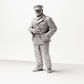 Diorama modélisme photo produit 0 : Figurine de diorama historique : Contrôleur de train / Contrôleur de billets avec perforatrice, années 1920-1930 (sc09)