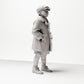 Diorama modélisme photo produit 4 : Figurine de diorama historique : Jeune attendant avec casquette et manteau, fin des années 1920 (sc10)
