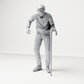 Photo produit de modélisme pour diorama 1 : figurine debout : homme âgé avec canne et pull (a168)