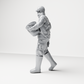 Photo produit de modélisme de diorama 6 : figurine debout : soigneur animalier avec seau de nourriture ouvert (a191)