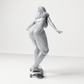 Diorama Modellbau Produktfoto 6: Diorama Figur: Skaterin balancierend auf Skateboard mit Crop-Top & Jogginghose (a170)
