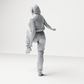 Diorama Modellbau Produktfoto 8: Stehende Figur: Frau mit Kopfhörern & weitem Streetwear-Outfit, Bein angehoben (a164)