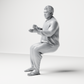 Photo produit de modélisme pour diorama 8 : figurine assise : homme gesticulant avec pull, pantalon et tongs (a165)