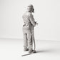 Stehende Figur: Schweißer mit MIG-Schweißbrenner & Schutzkleidung (Ref. Nr. 481) - Studioansicht 3 mit Schweißgerät und Schlauch