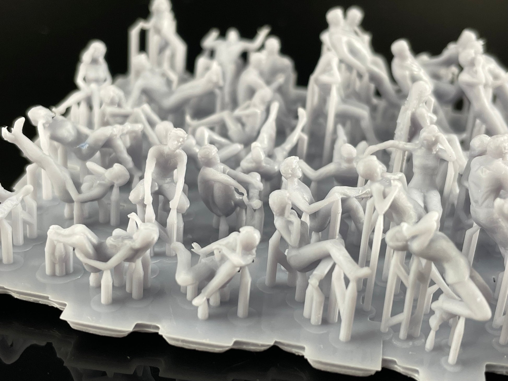Produktfoto Diorama und Modellbau Miniatur Figur: Zuschauer Set, 60 Figuren 1:87 - H0 / 1:72 - 25mm